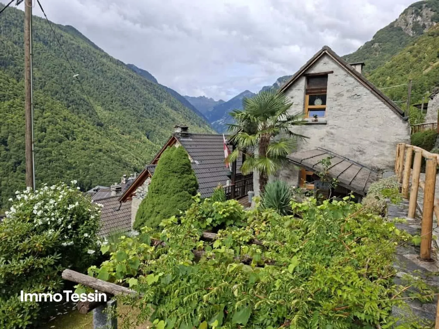 Very cozy Rustico with loggia and garden in a quiet and sunny location - Photo 1 of 13