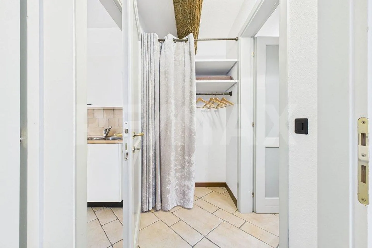 Charming 2½ room apartment with stunning lake view in... - Photo 10 of 13