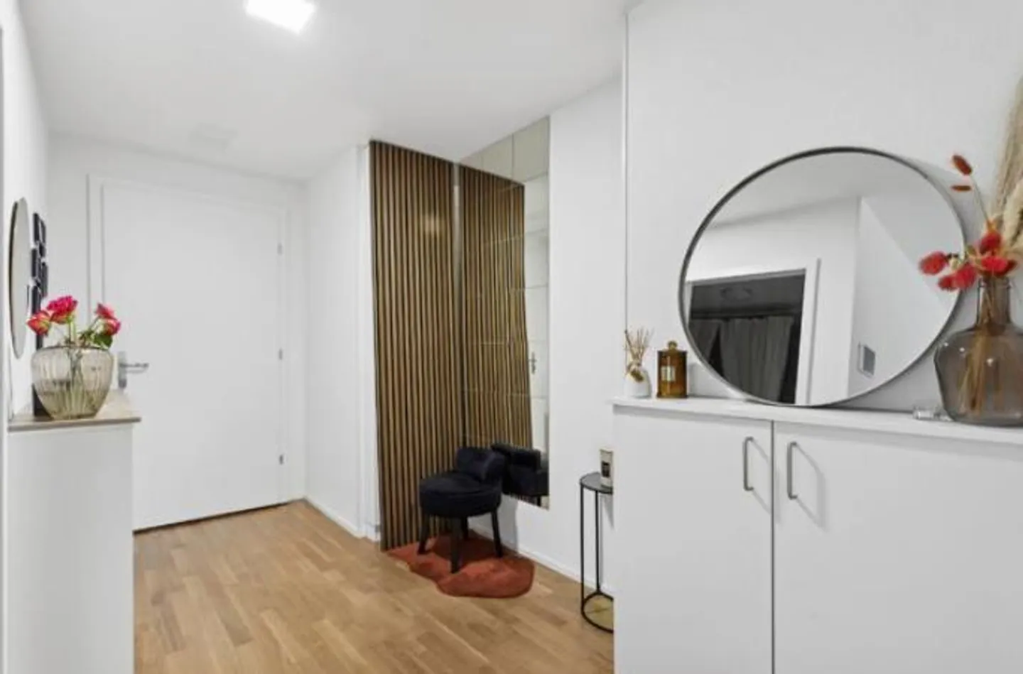 Wunderschöne moderne Wohnung mit 3,5 Zimmern (84 m2) in Fribourg - Foto 4 von 11