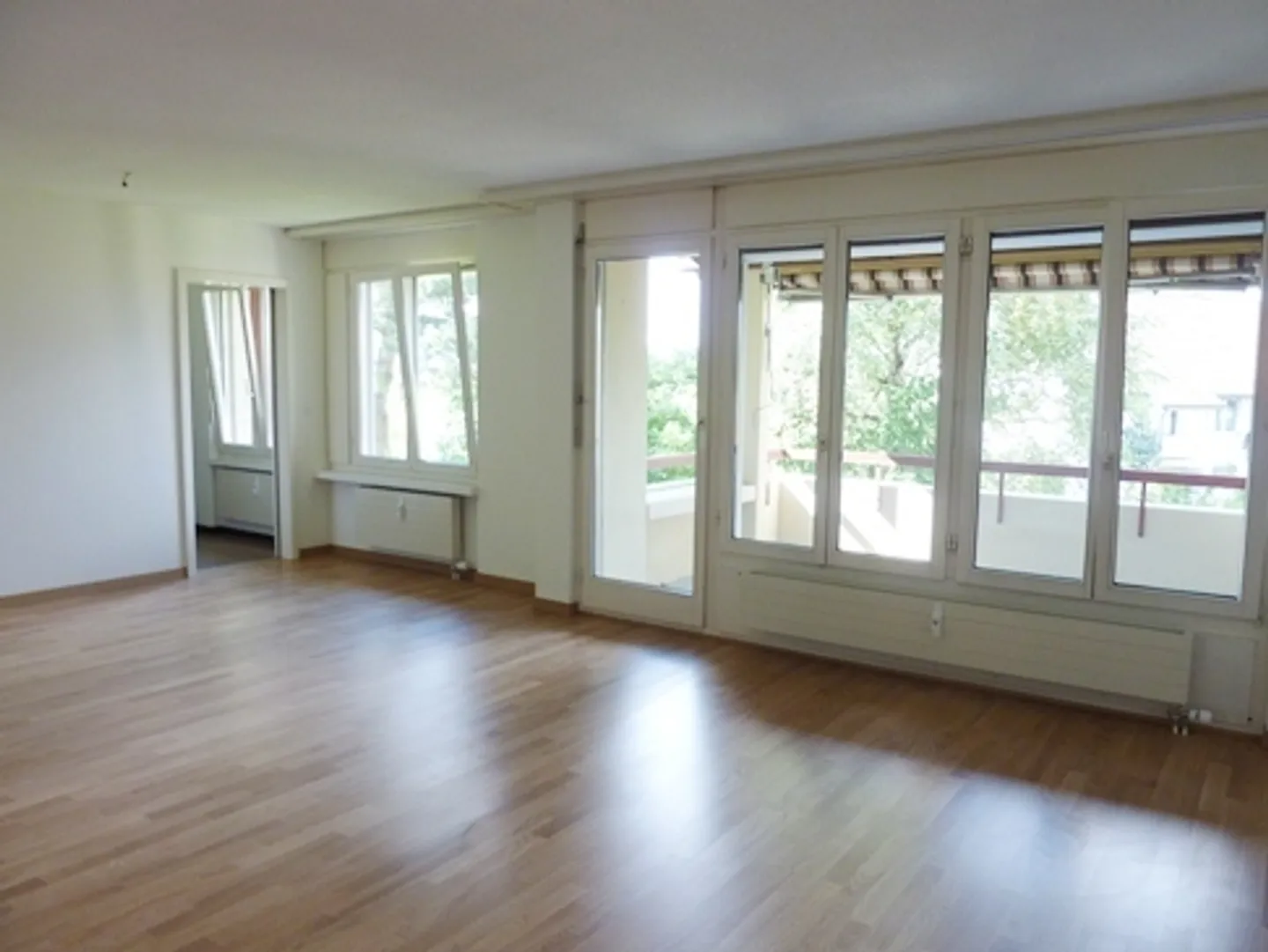 Helle Wohnung mit Garten - Foto 2 von 4