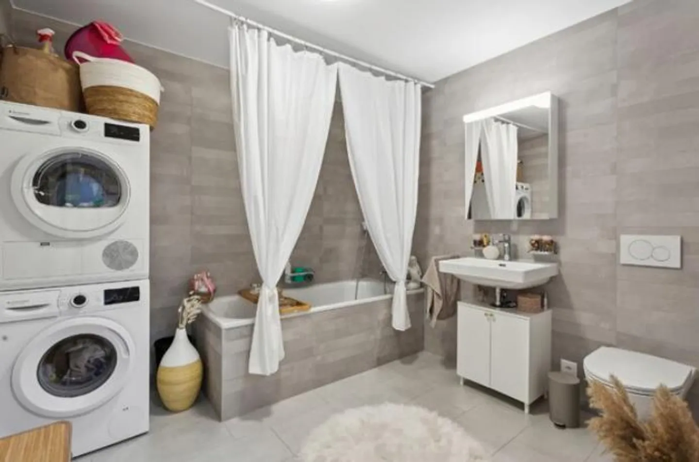 Wunderschöne moderne Wohnung mit 3,5 Zimmern (84 m2) in Fribourg - Foto 9 von 11