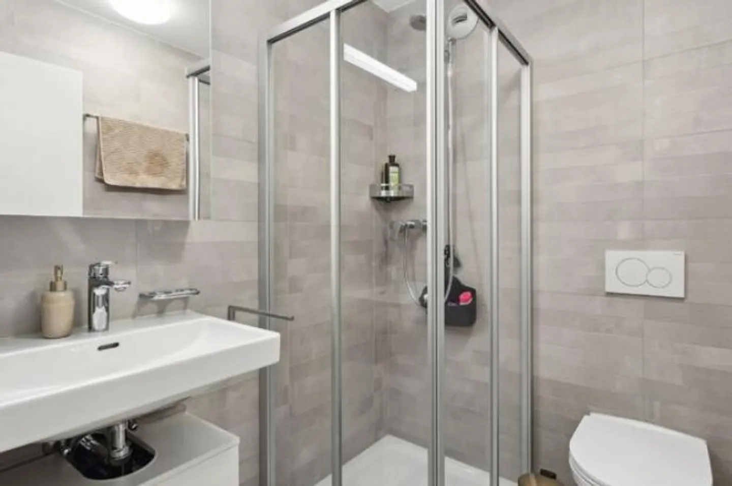 Wunderschöne moderne Wohnung mit 3,5 Zimmern (84 m2) in Fribourg - Foto 11 von 11
