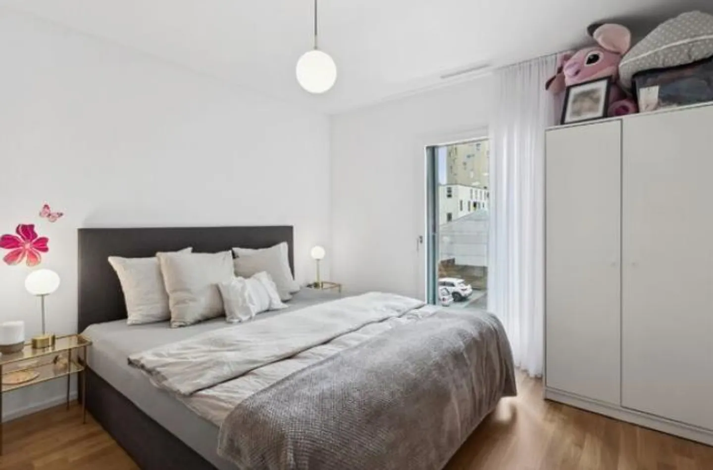 Wunderschöne moderne Wohnung mit 3,5 Zimmern (84 m2) in Fribourg - Foto 10 von 11