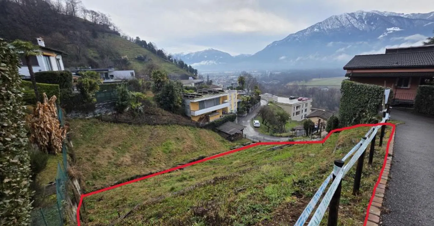 Elegant building plot close to amenities and transport, Gordola - Photo 1 of 2