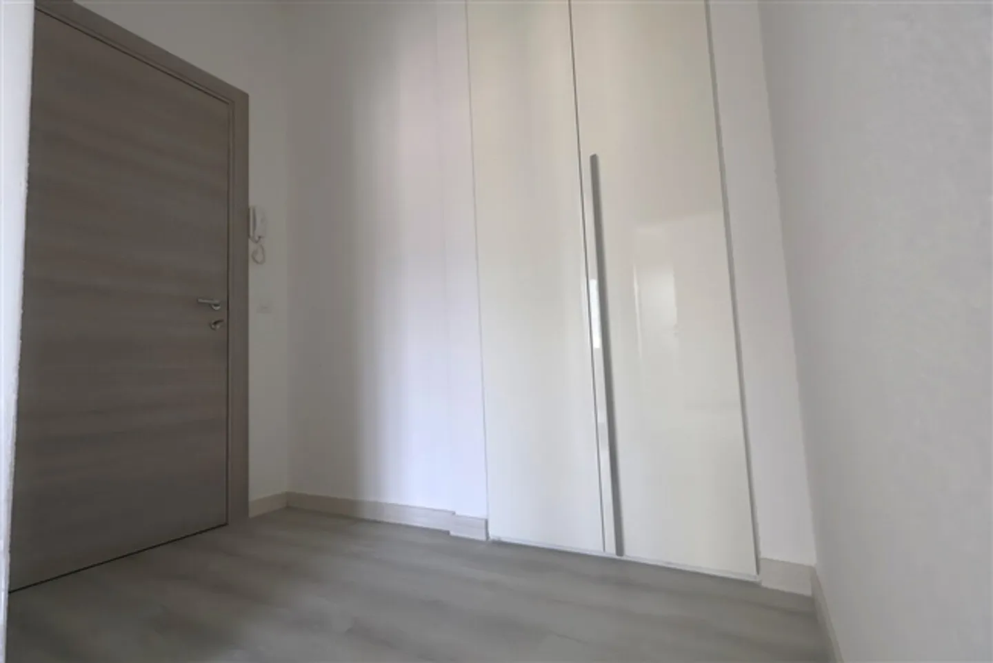 Appartement lumineux 3,5 pièces à Chiasso RÉNOVÉE Quartier calme - Photo 7 sur 12