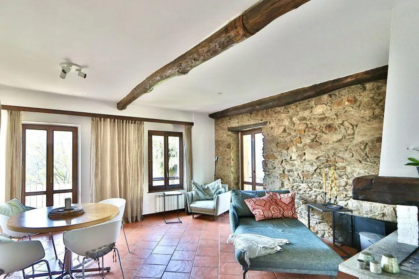 4 1/2-Room Maisonette Apartment with Private Garden in a Very Quiet Location - Photo 4 of 44