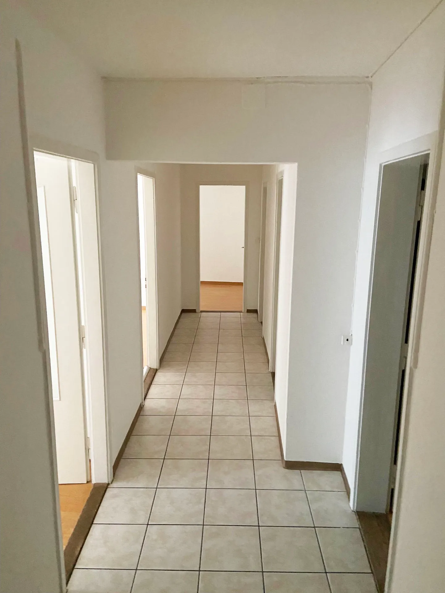 Accogliente appartamento di 4 locali a Biel - Foto 4 di 4