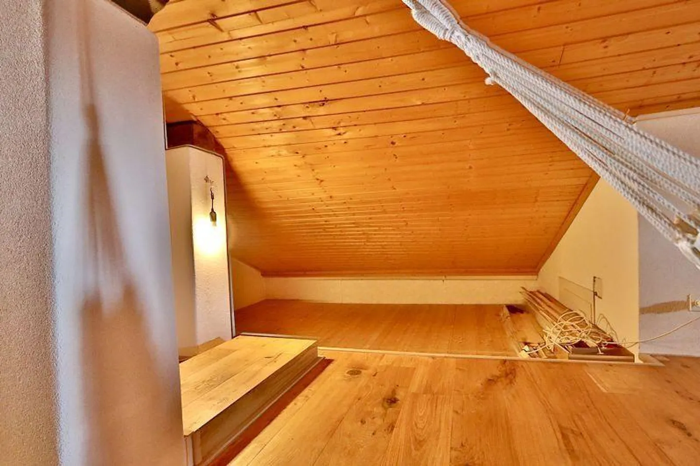 4 1/2-Room Maisonette Apartment with Private Garden in a Very Quiet Location - Photo 13 of 44