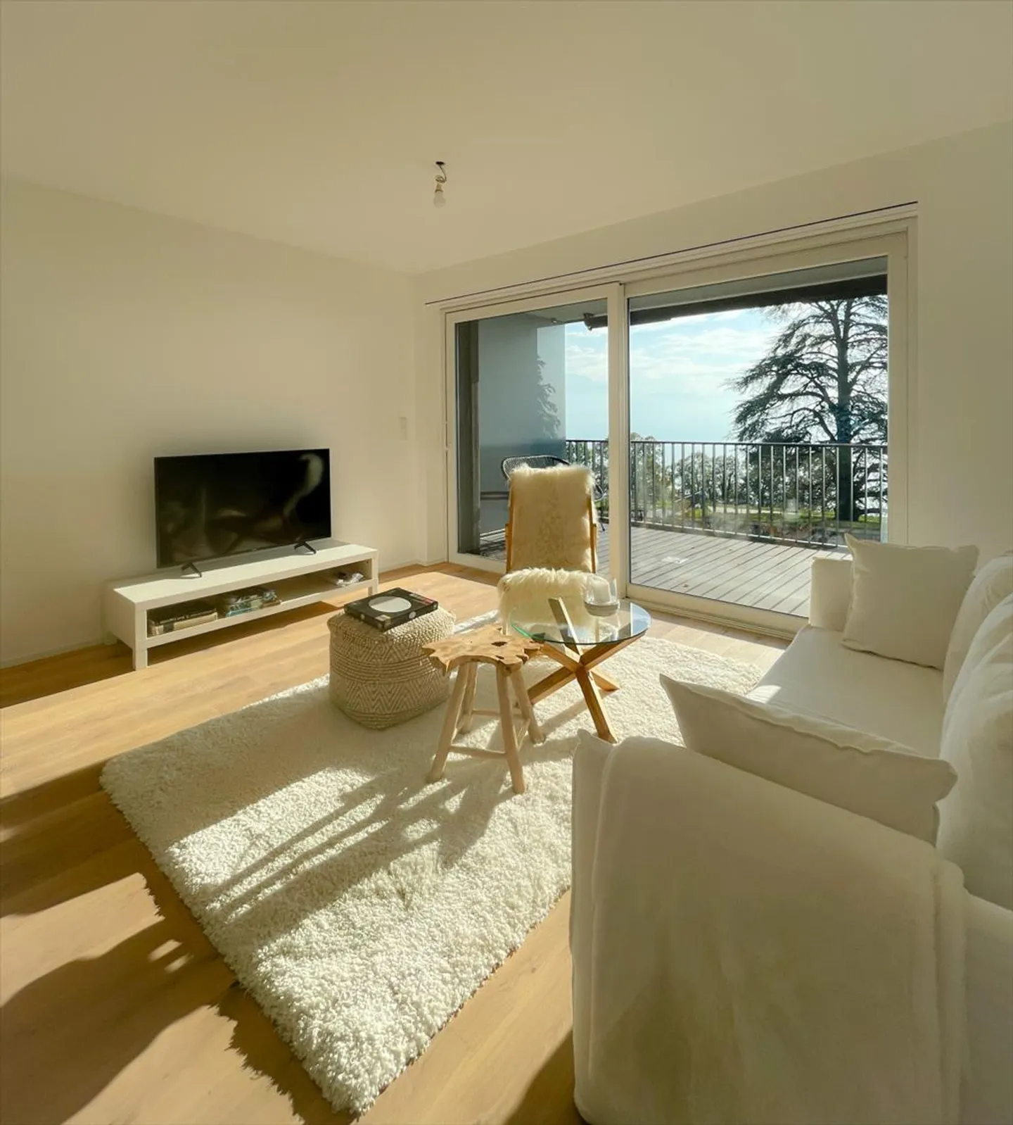 APPARTAMENTO SPAZIOSO 3.5 STANZE CON VISTA MOZZAFIATO! - Foto 1 di 7