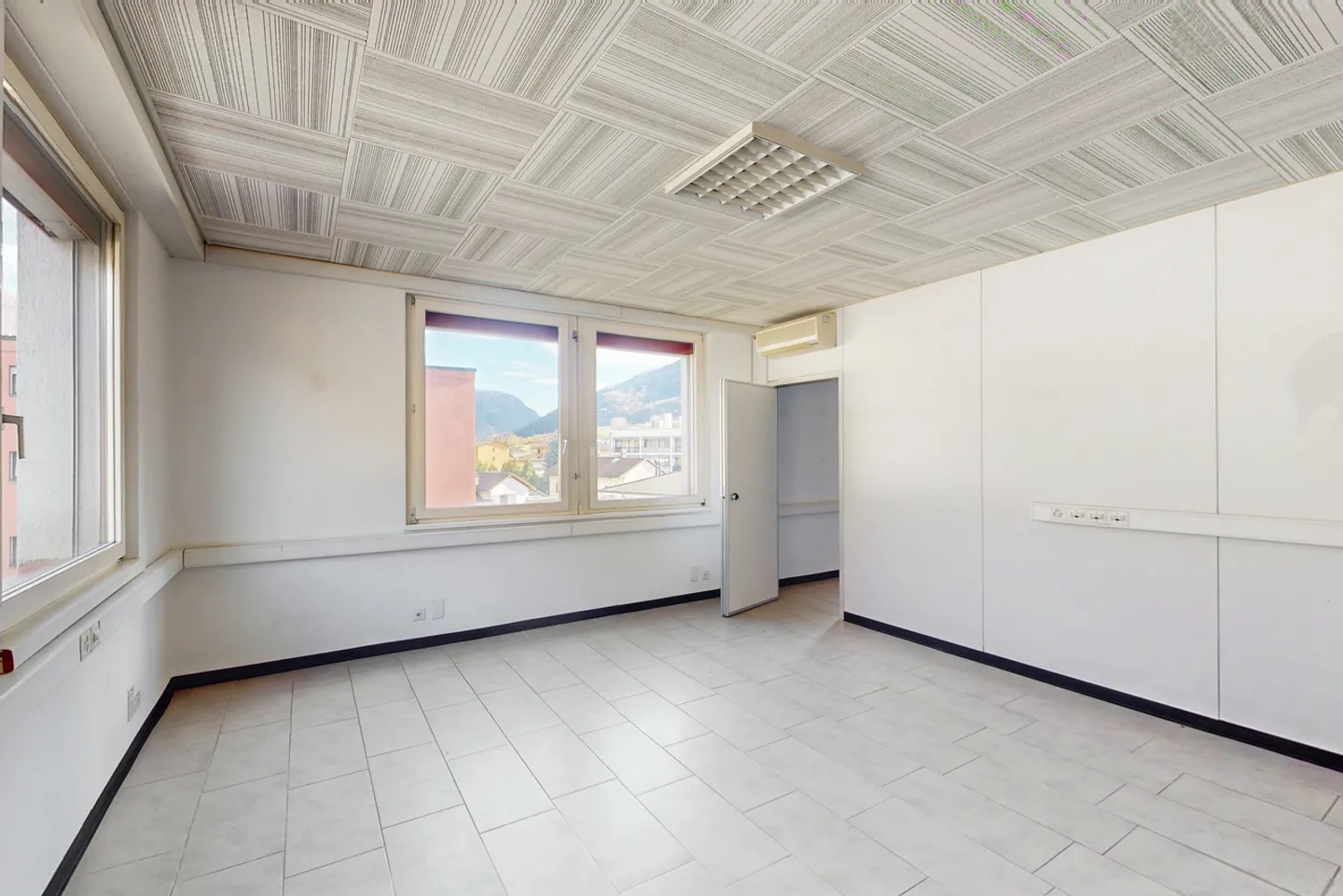 Spazio Commerciale Moderno a Rivera - Foto 4 di 9