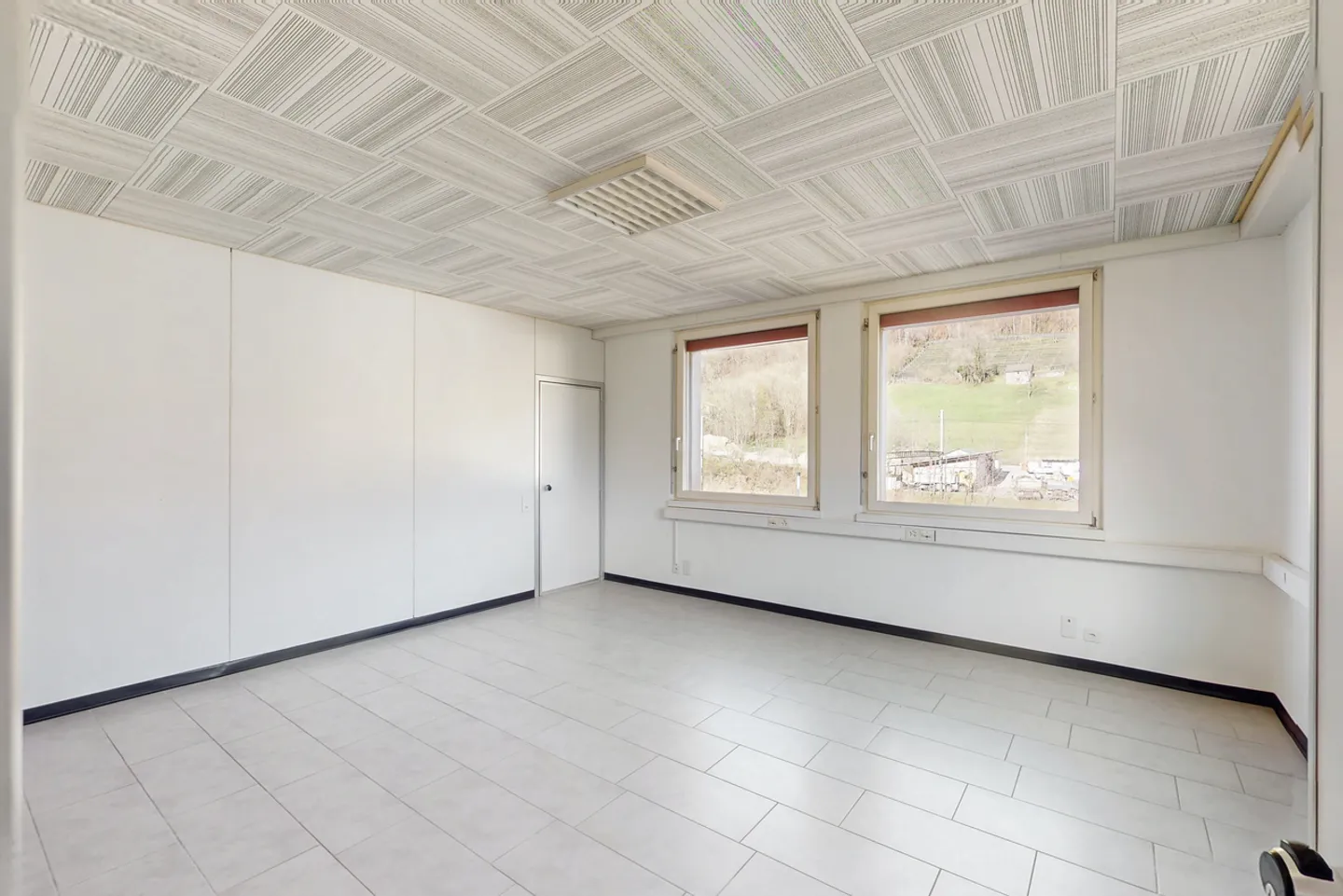 Spazio Commerciale Moderno a Rivera - Foto 5 di 9