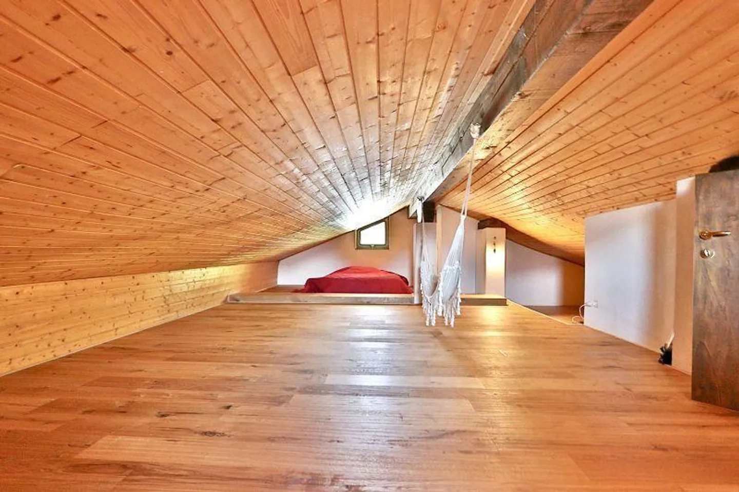 4 1/2-Room Maisonette Apartment with Private Garden in a Very Quiet Location - Photo 15 of 44