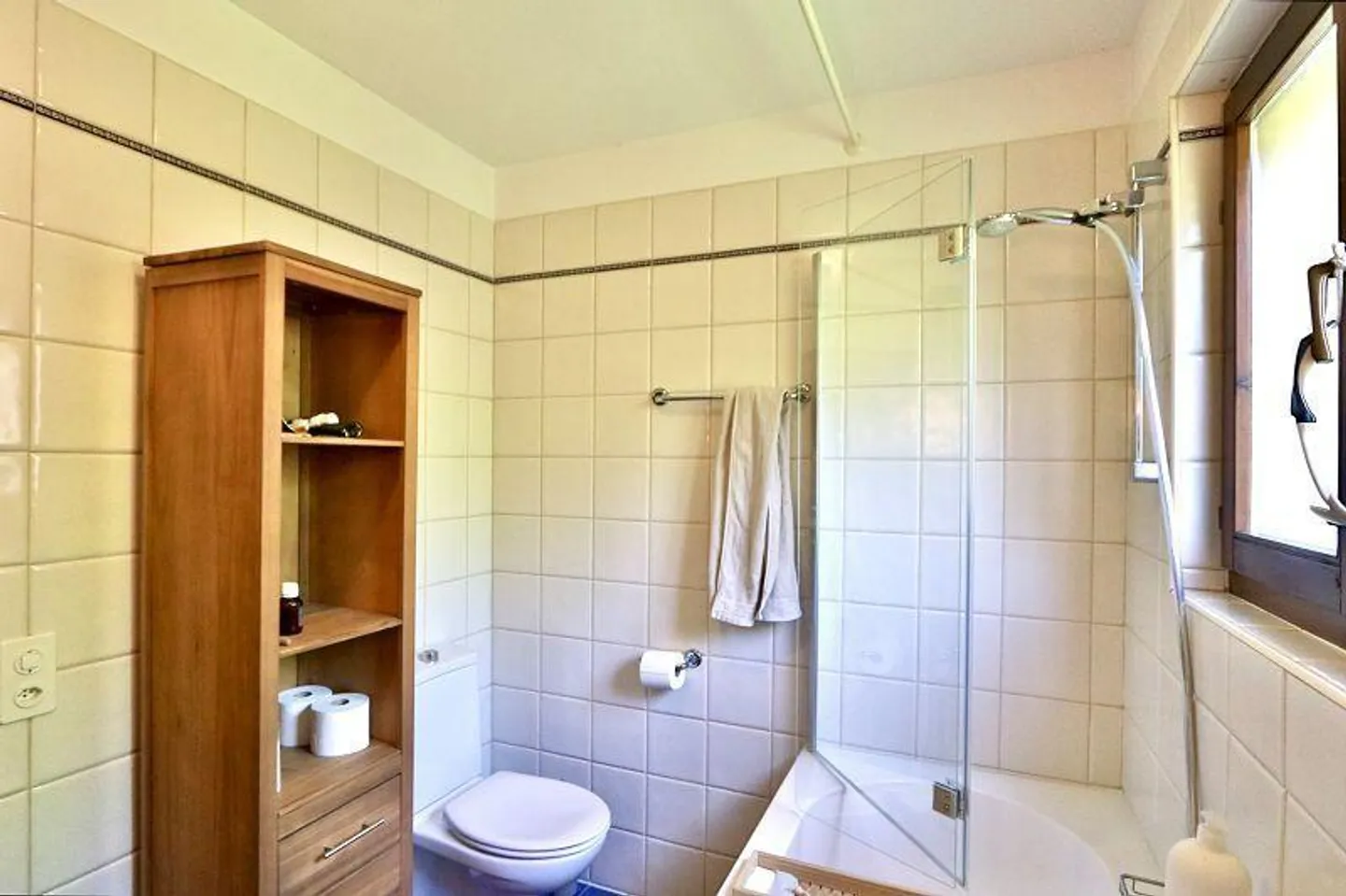 4 1/2-Room Maisonette Apartment with Private Garden in a Very Quiet Location - Photo 17 of 44
