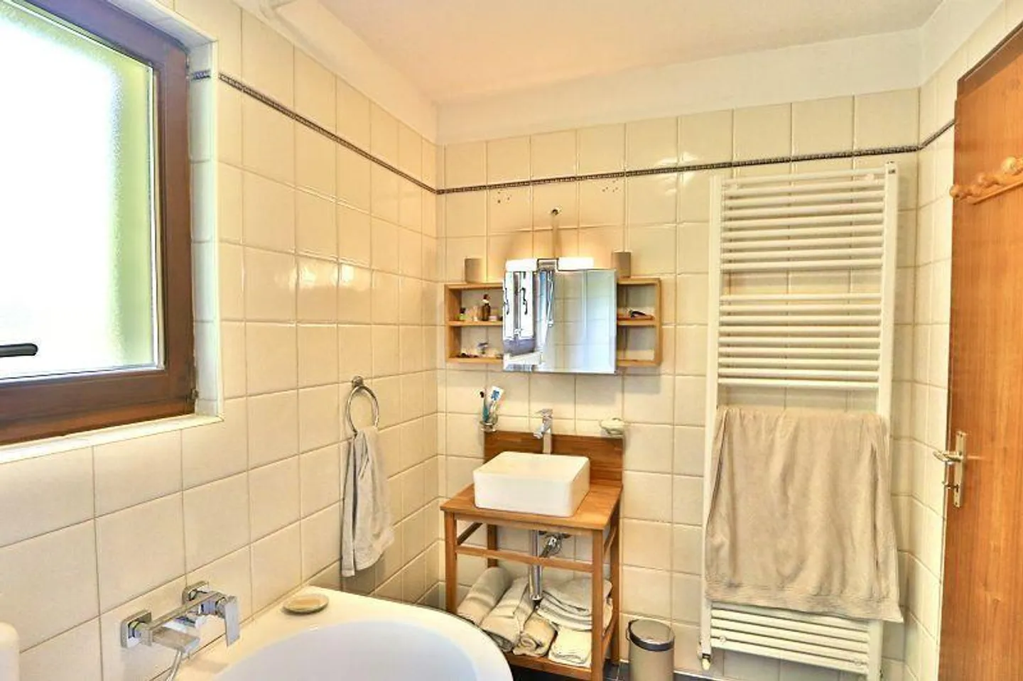 4 1/2-Room Maisonette Apartment with Private Garden in a Very Quiet Location - Photo 16 of 44