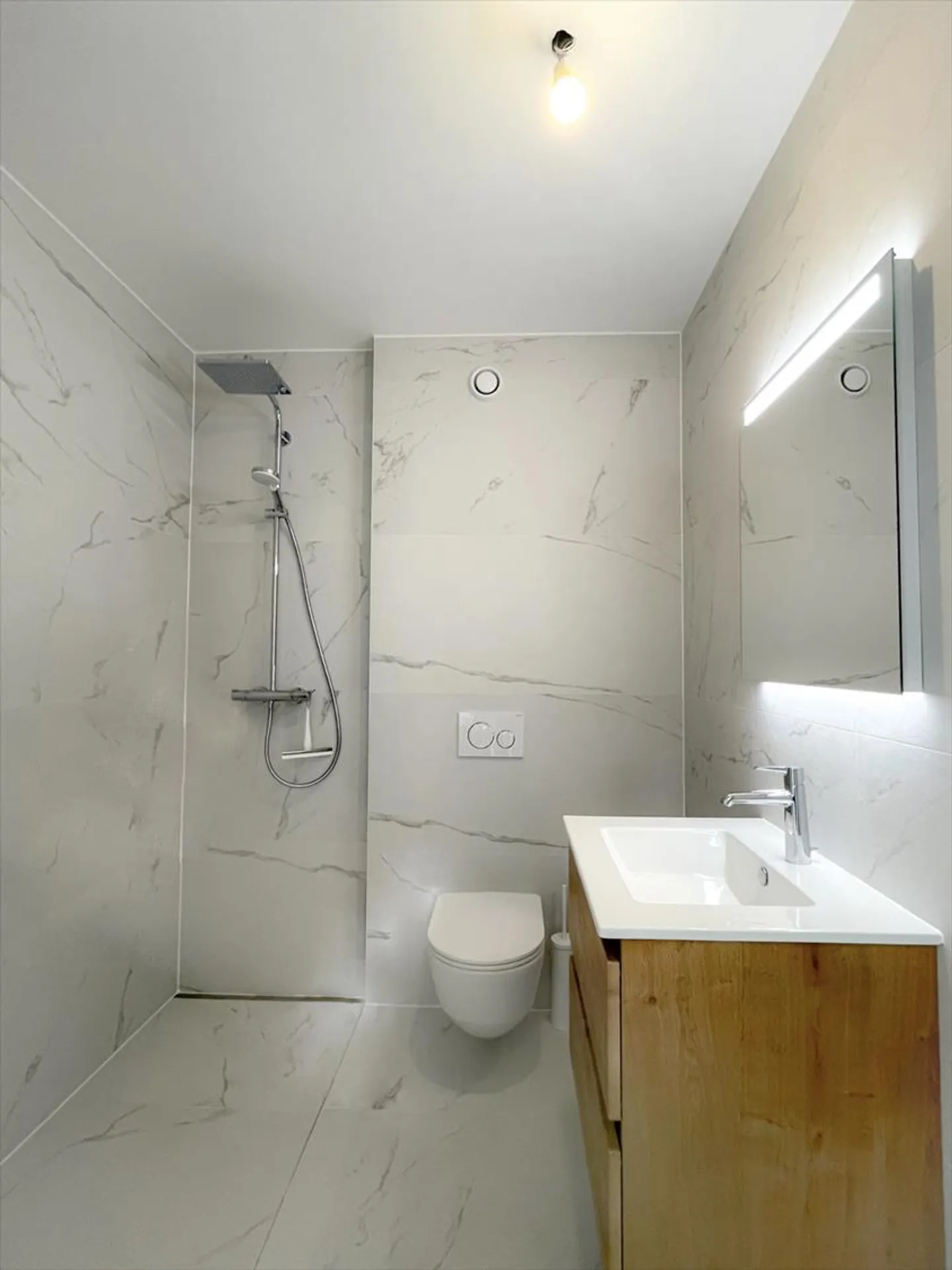 APPARTAMENTO SPAZIOSO 3.5 STANZE CON VISTA MOZZAFIATO! - Foto 6 di 7