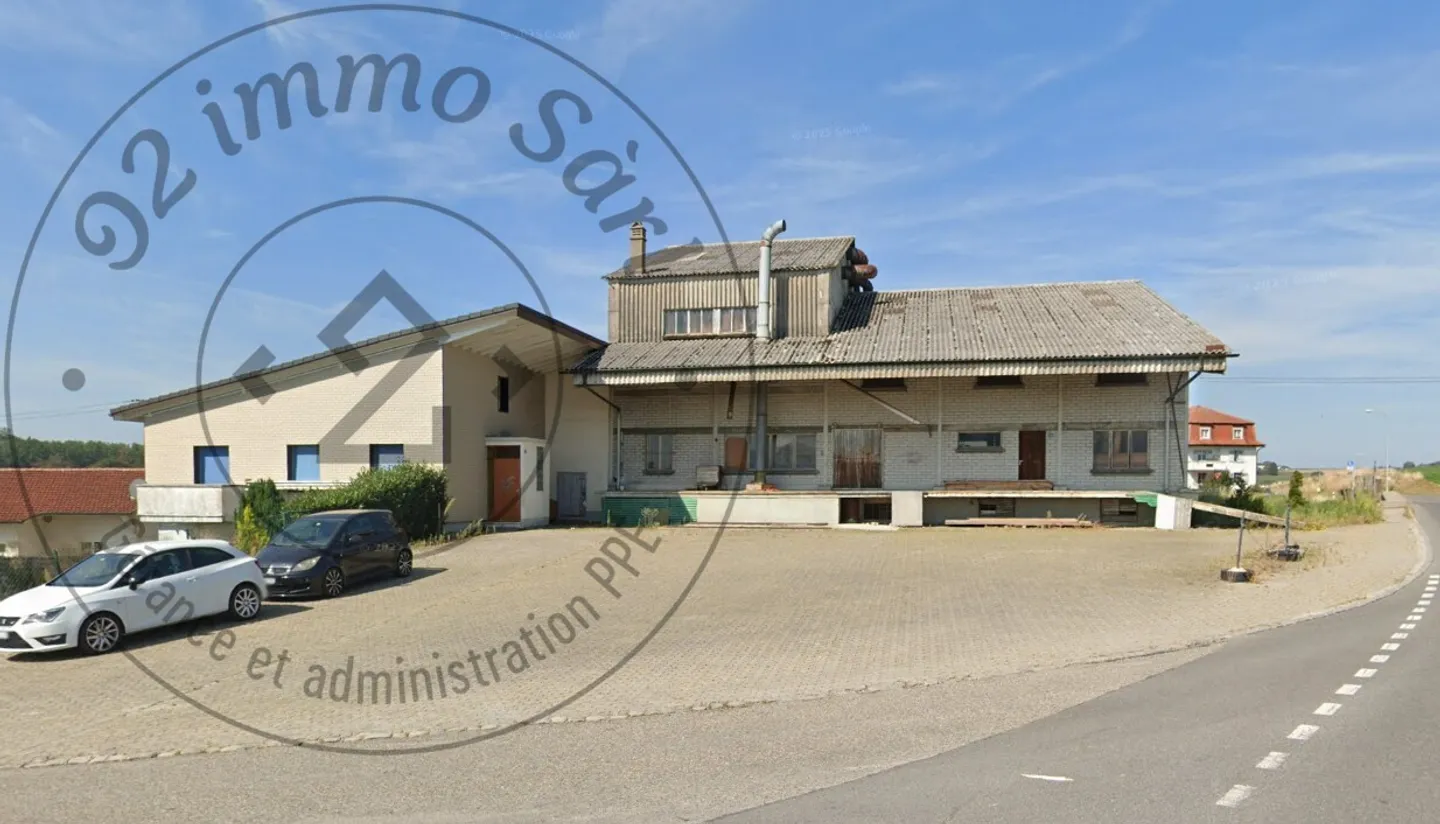 Aussenparkplatz - Foto 2 von 2