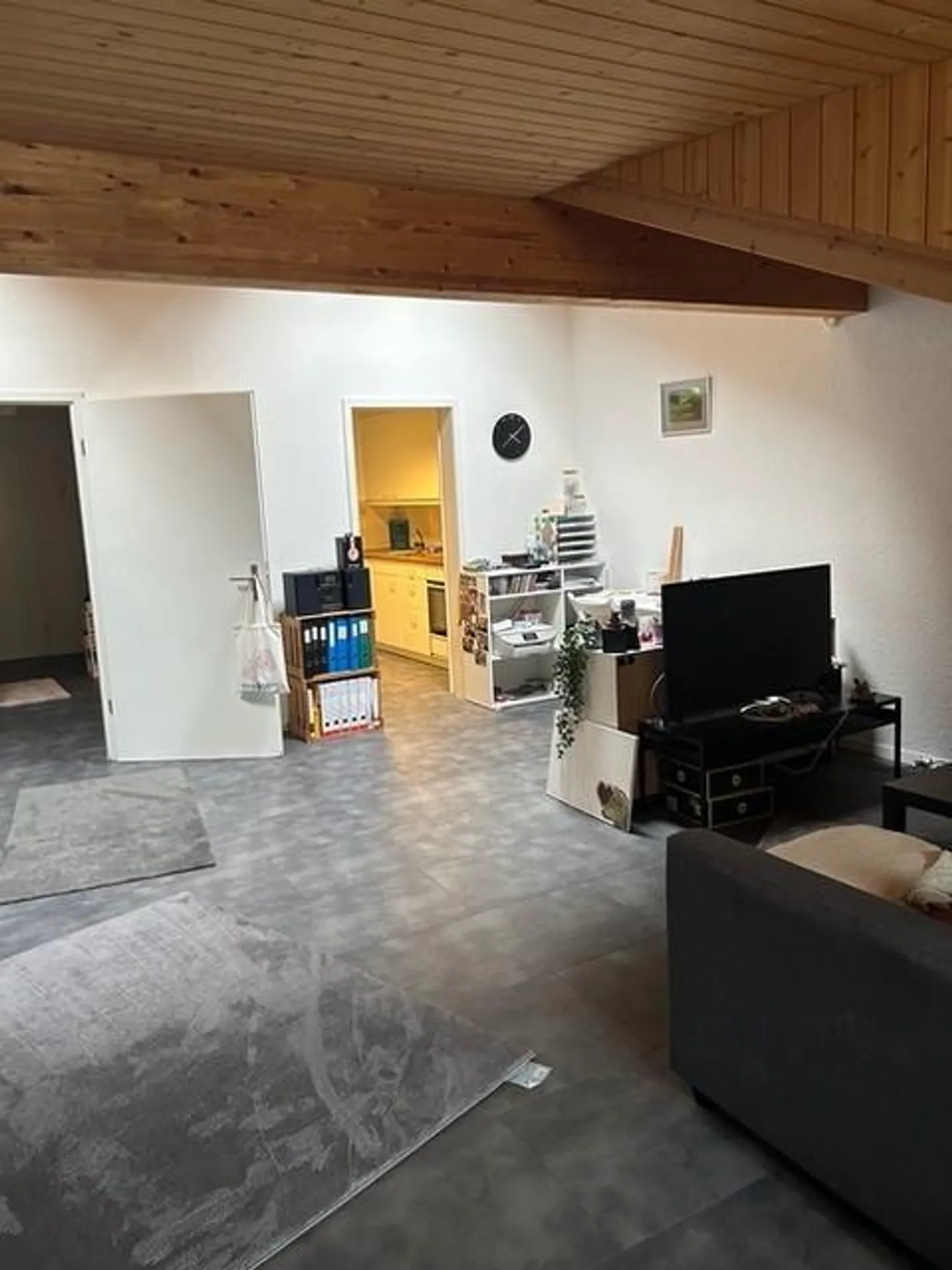 Appartement original sur deux étages - Photo 5 sur 12