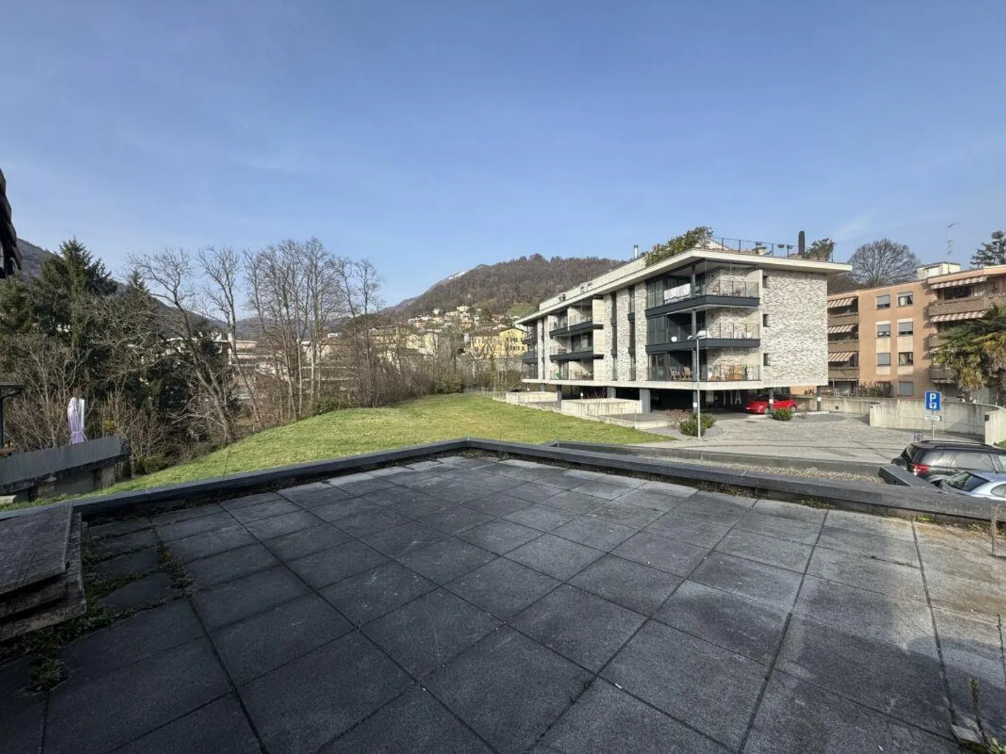 Magazzino con Garage e Giardino - Foto 4 di 7