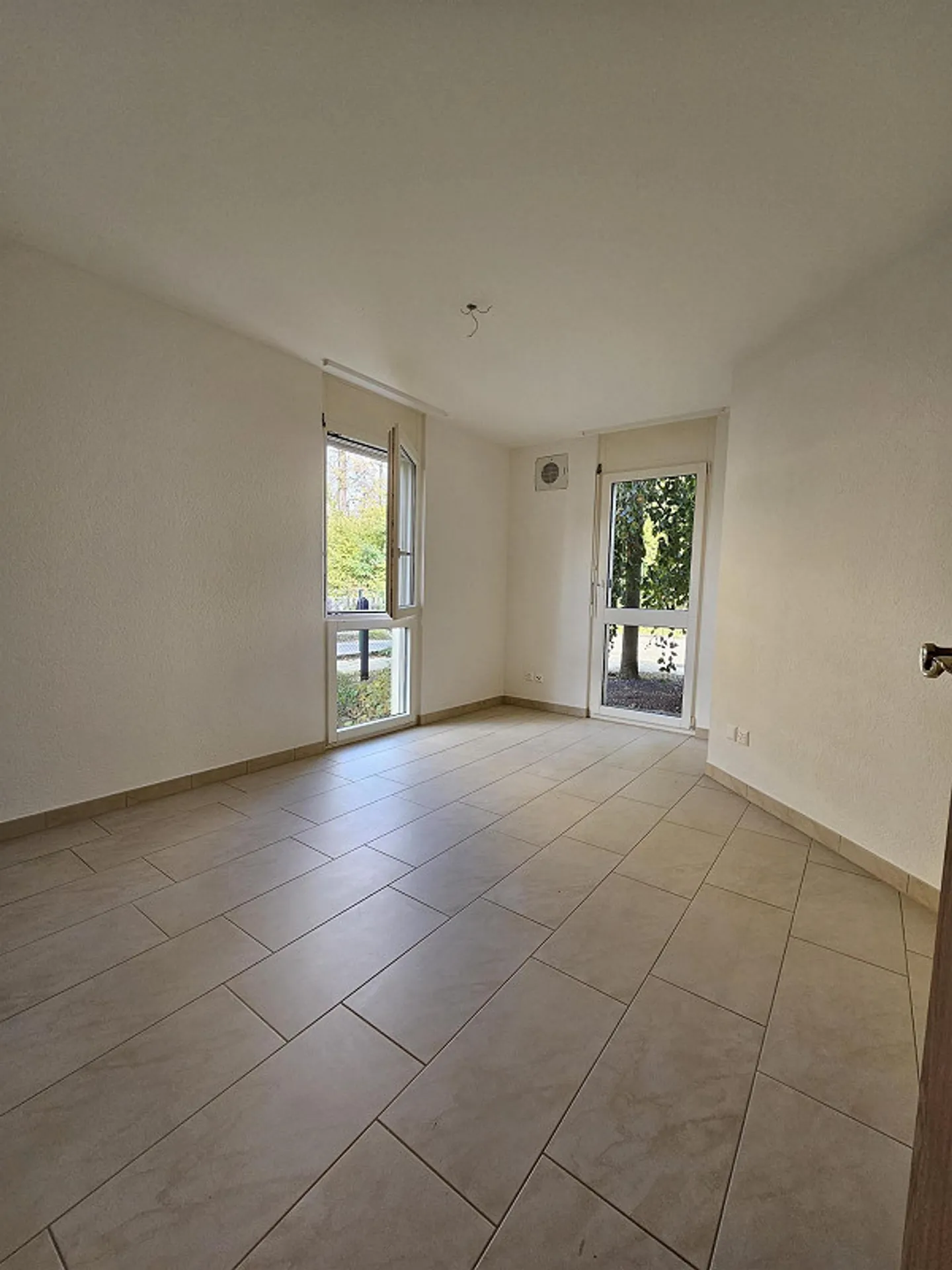 Belle et spacieuse appartement de jardin avec terrasse et garage - Photo 16 sur 22