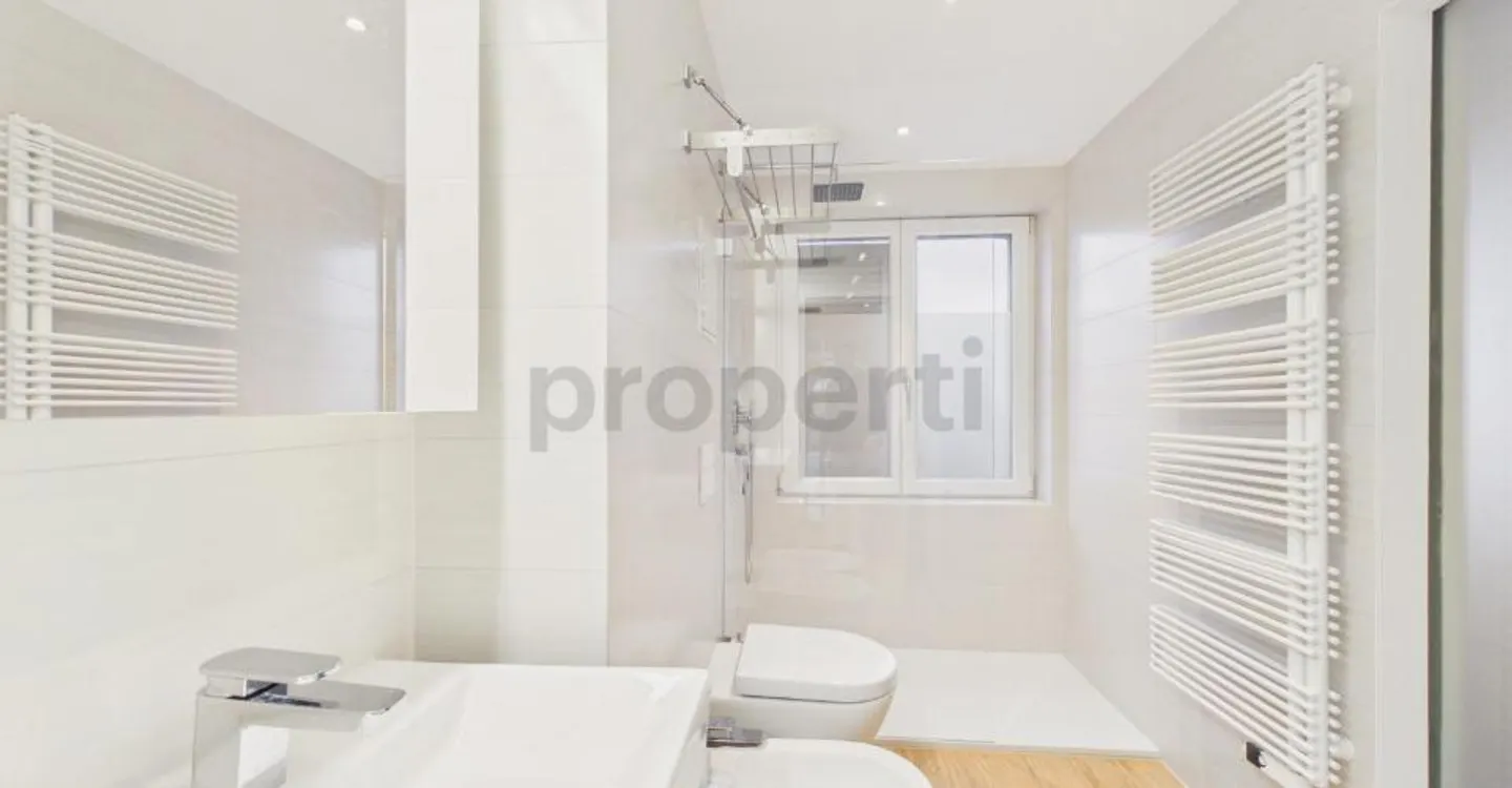 Neu renovierte 6.5-Zimmer-Attikawohnung mit sonnigem Balkon in Basel - Foto 6 von 11