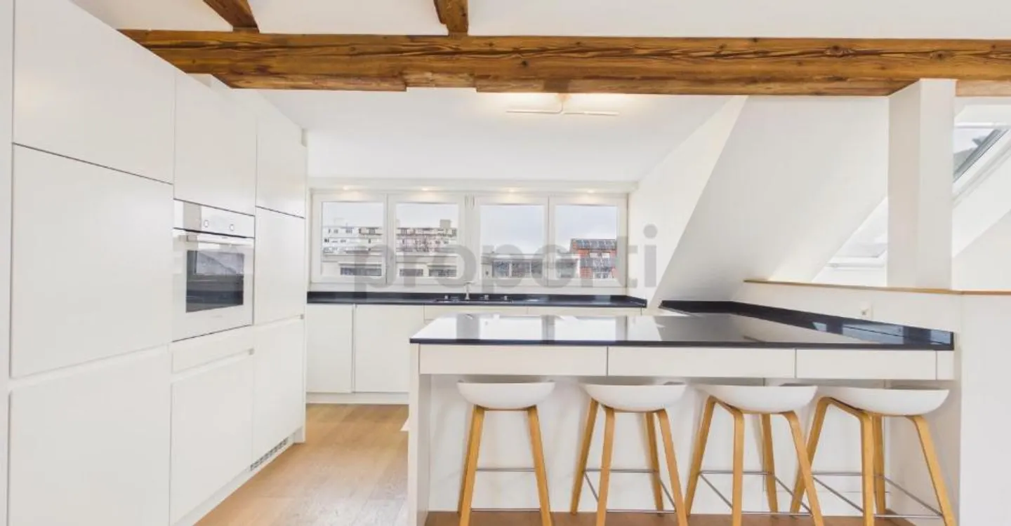 Neu renovierte 6.5-Zimmer-Attikawohnung mit sonnigem Balkon in Basel - Foto 1 von 11
