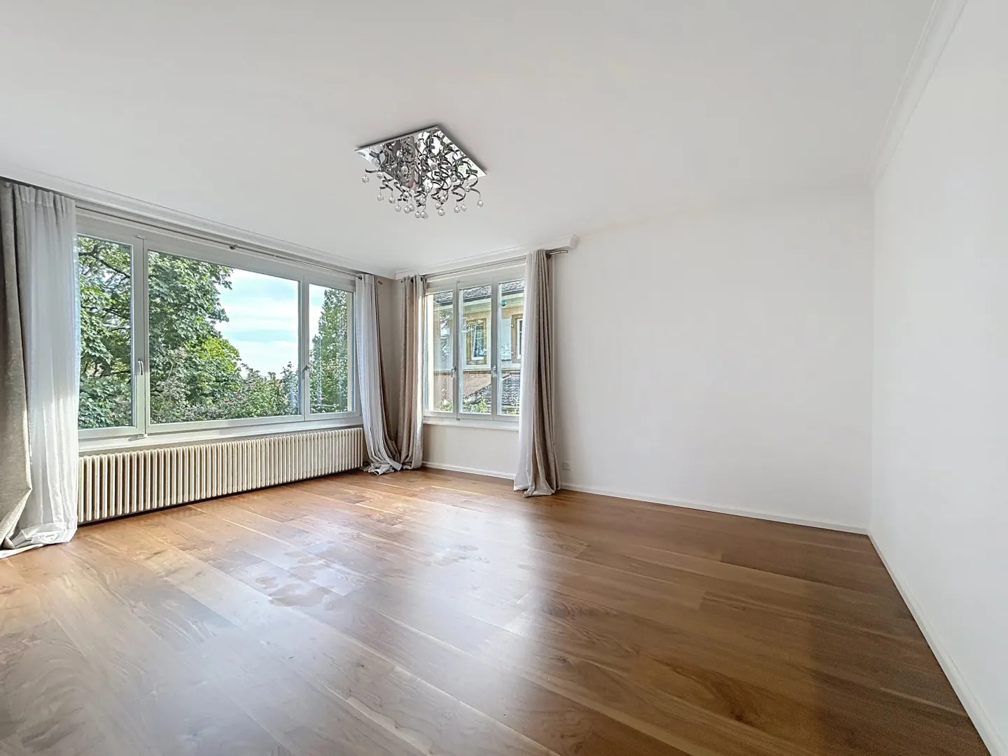 Spacious Detached House with Lake View - Photo 9 of 16