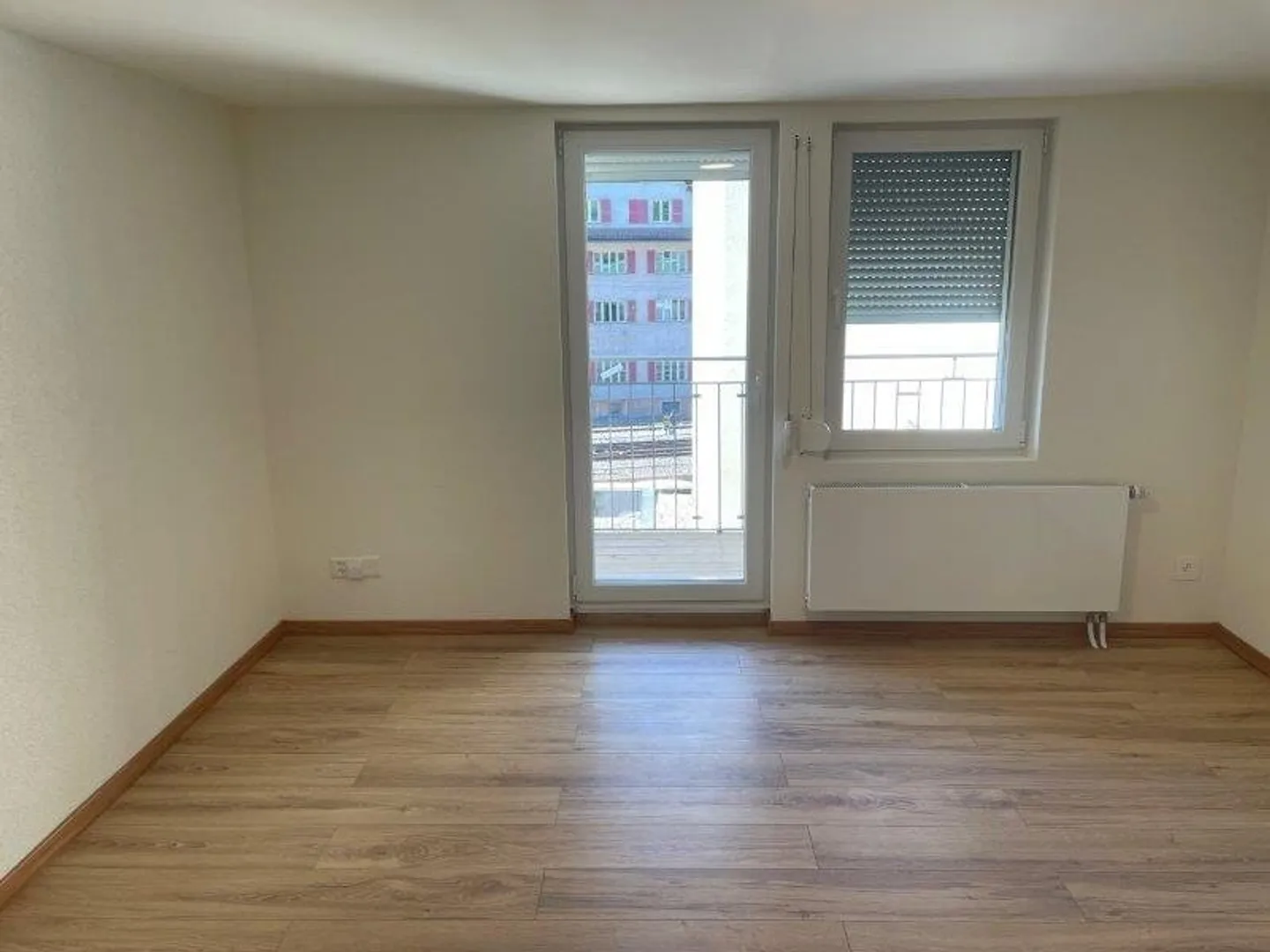 Studios récemment rénovés et modernes avec balcon à louer - Photo 1 sur 7