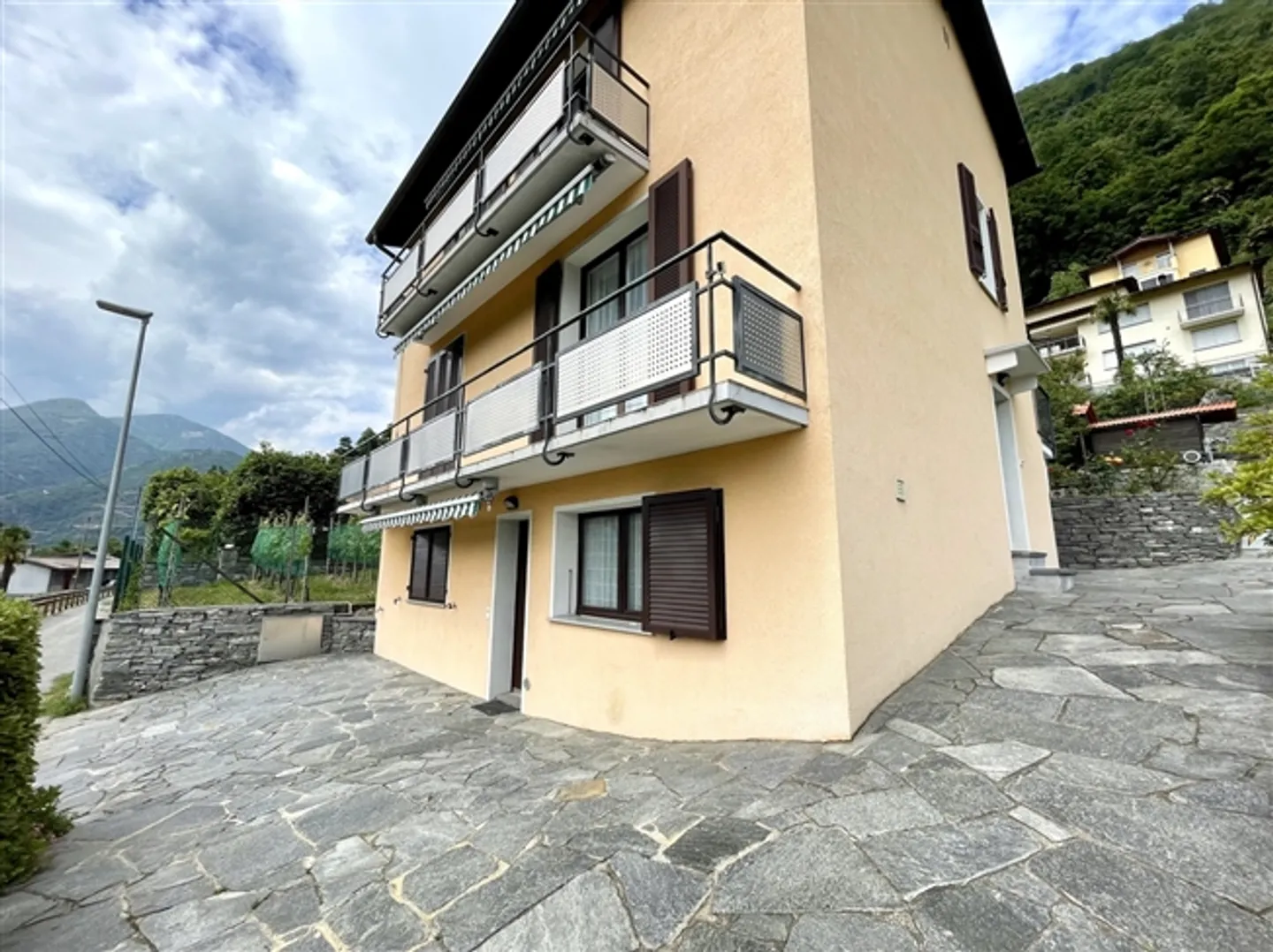 Casa con Due Appartamenti - Foto 13 di 14