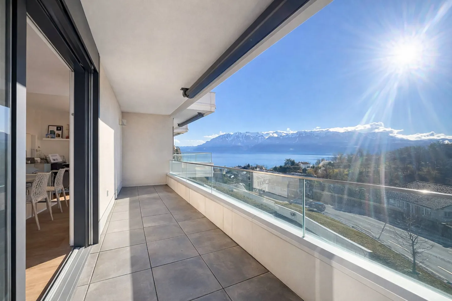 Contemporary 3.5-room apartment with stunning views - Photo 4 of 9