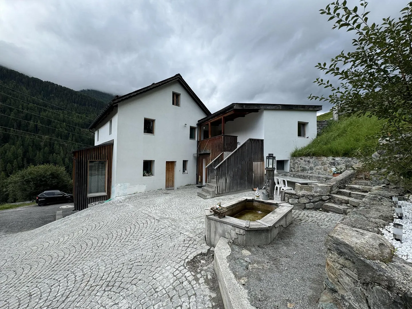 "Charmante 4.5-Zimmer-Maisonette-Wohnung mit Bergblick in Scuol " - Foto 3 von 27