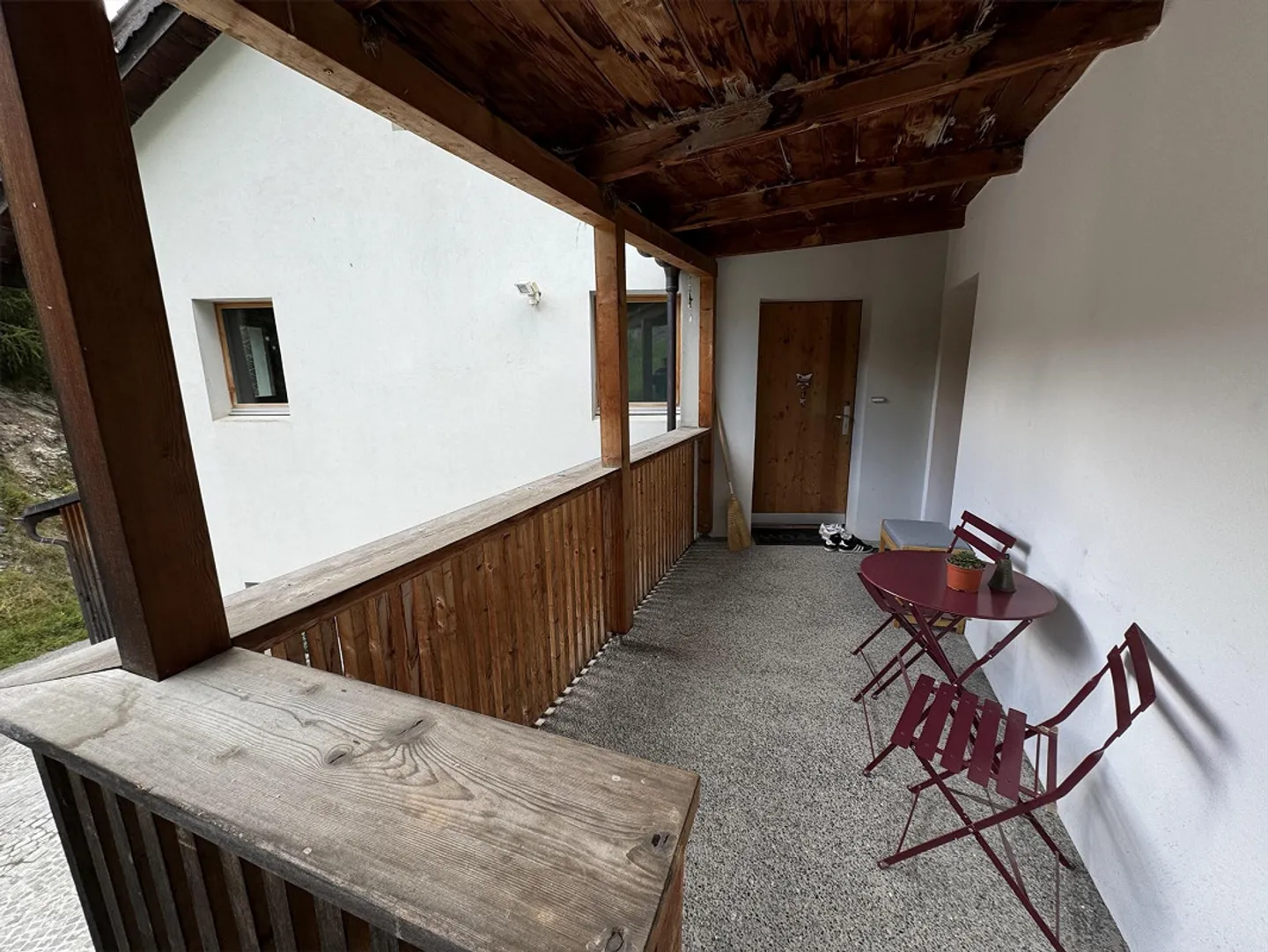 "Charmante 4.5-Zimmer-Maisonette-Wohnung mit Bergblick in Scuol " - Foto 5 von 27