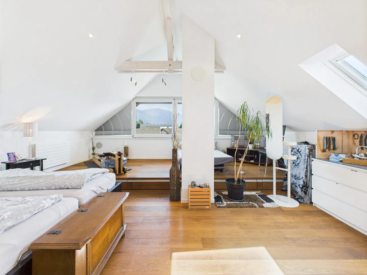 Maisonette-Dachwohnung avec vue panoramique dans un emplacement central - Photo 1 sur 9