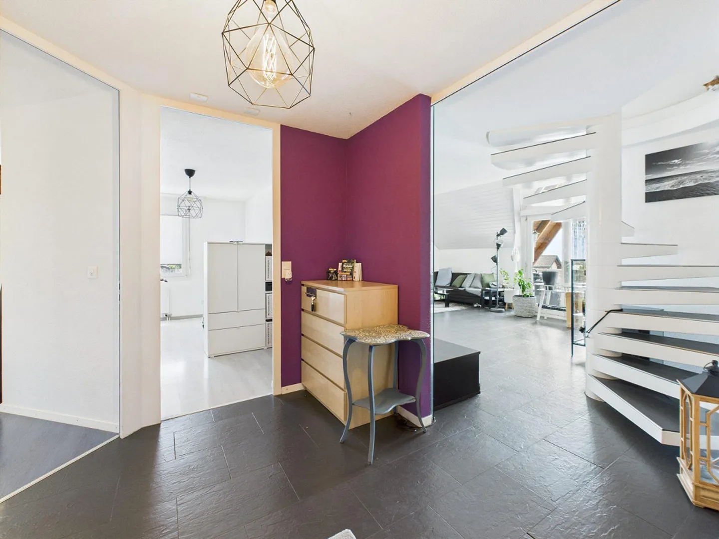 Maisonette-Dachwohnung avec vue panoramique dans un emplacement central - Photo 7 sur 9