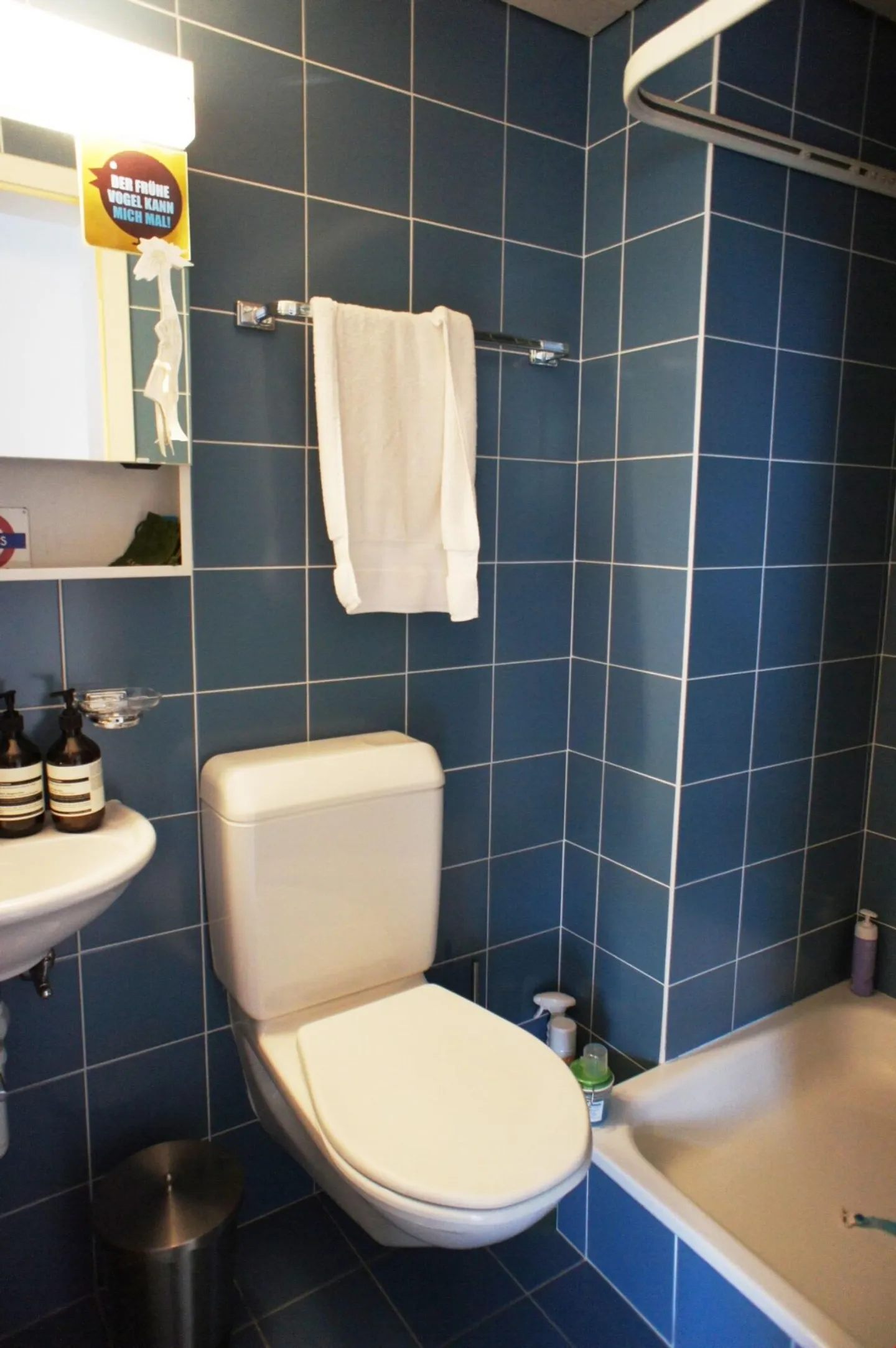 Limited until the end of April 26 - Charming penthouse apartment with roof terrace over Zurich! - Photo 8 of 11