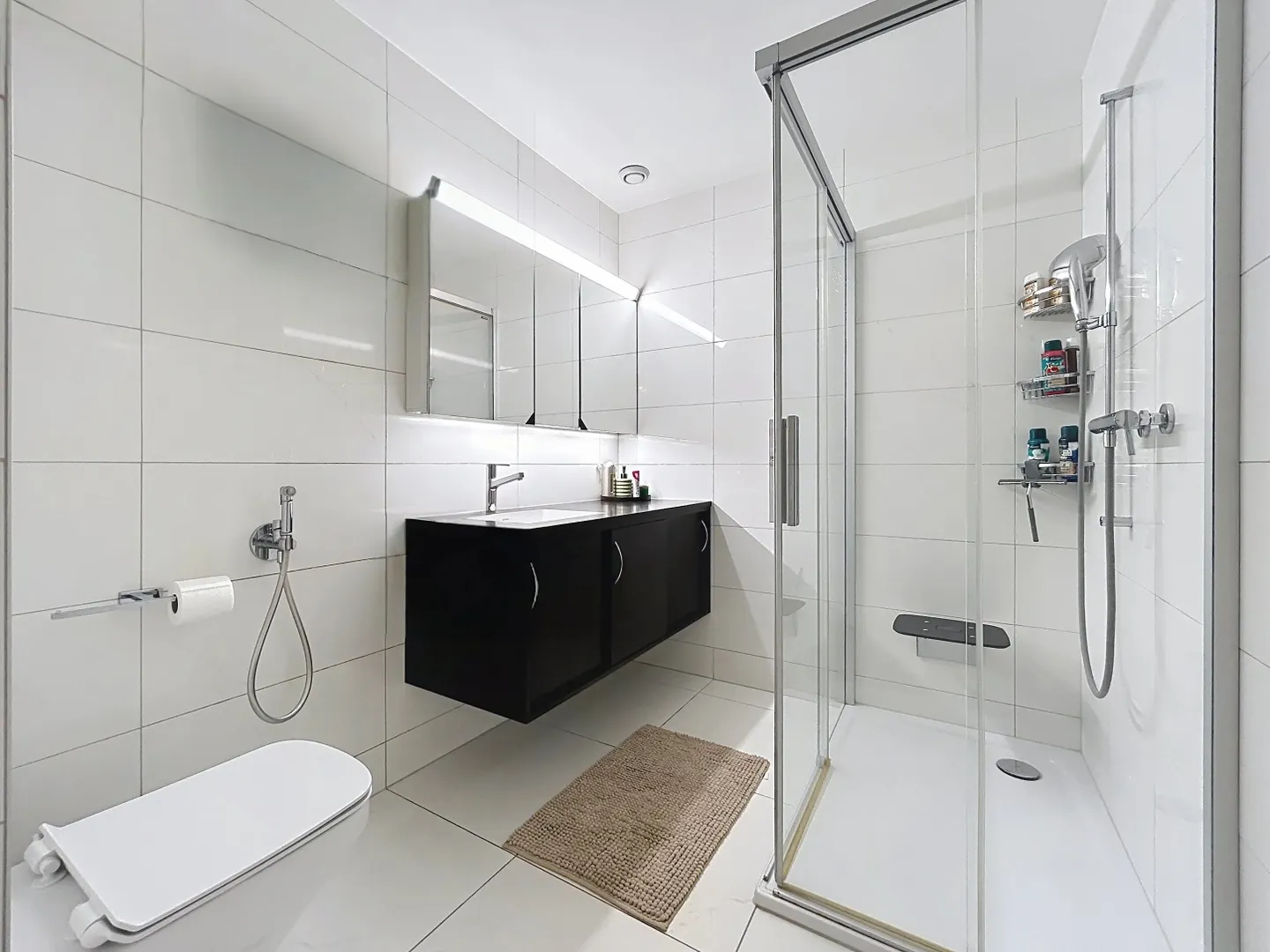 Appartement spacieux près du lac Neuchâtel - Photo 6 sur 7