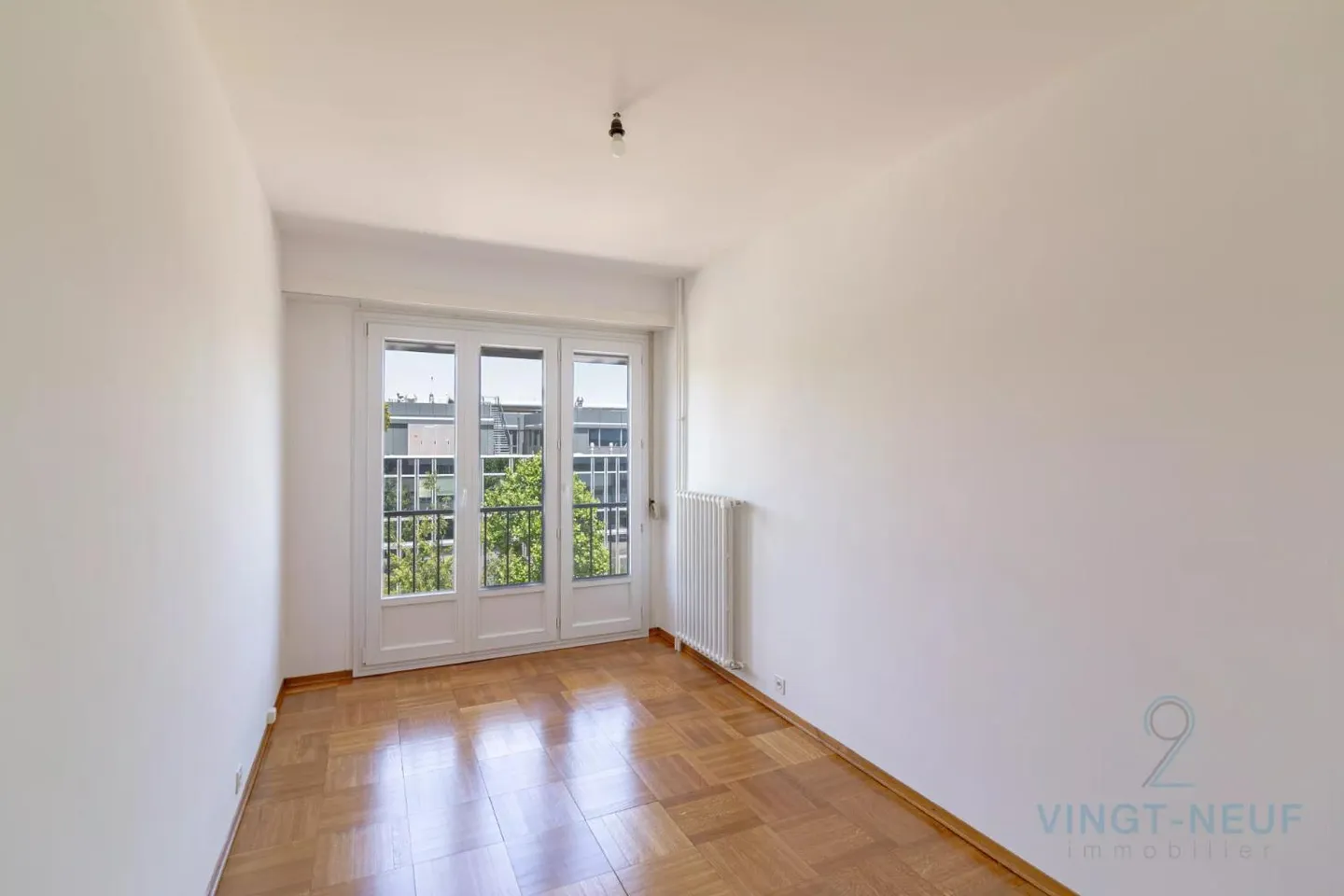 Ideal for a family - 5-room apartment close to amenities - Photo 6 of 9