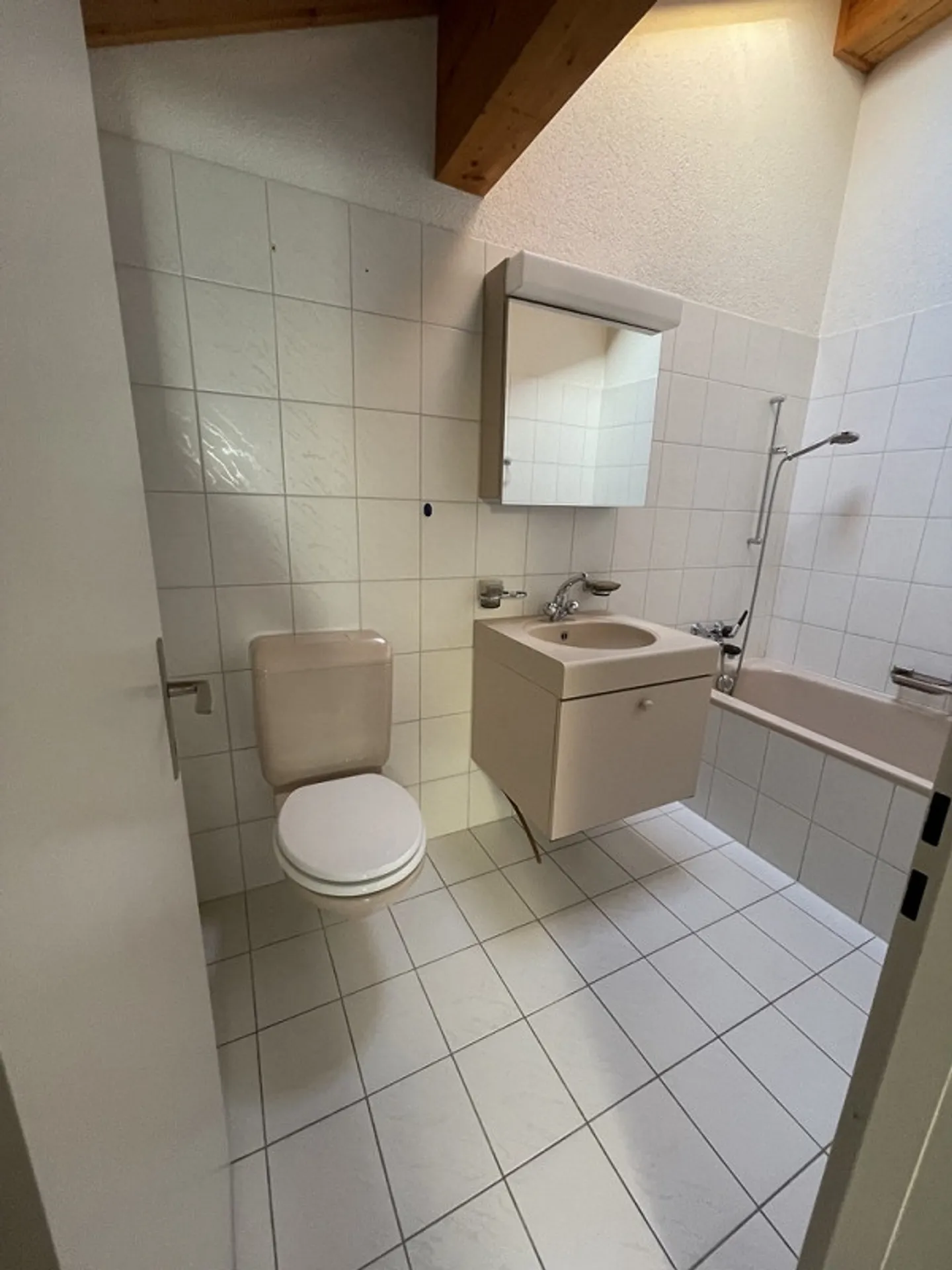 Appartement original sur deux étages - Photo 10 sur 12