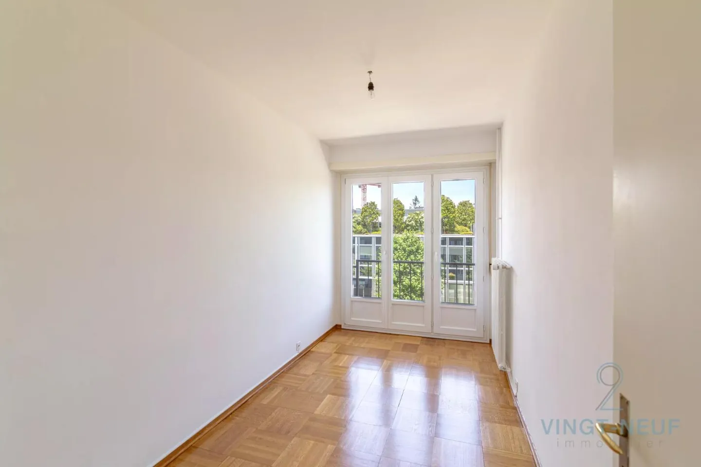 Ideal for a family - 5-room apartment close to amenities - Photo 7 of 9