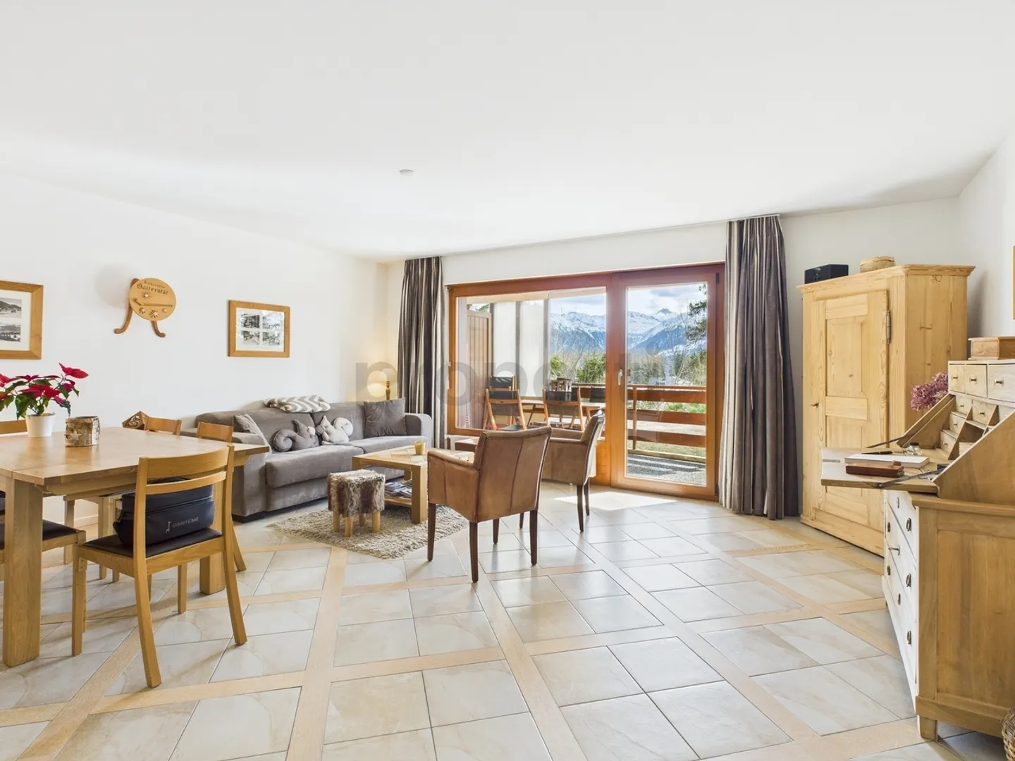 Wohnung mit atemberaubendem Blick in Crans-Montana, VS - Foto 2 von 8