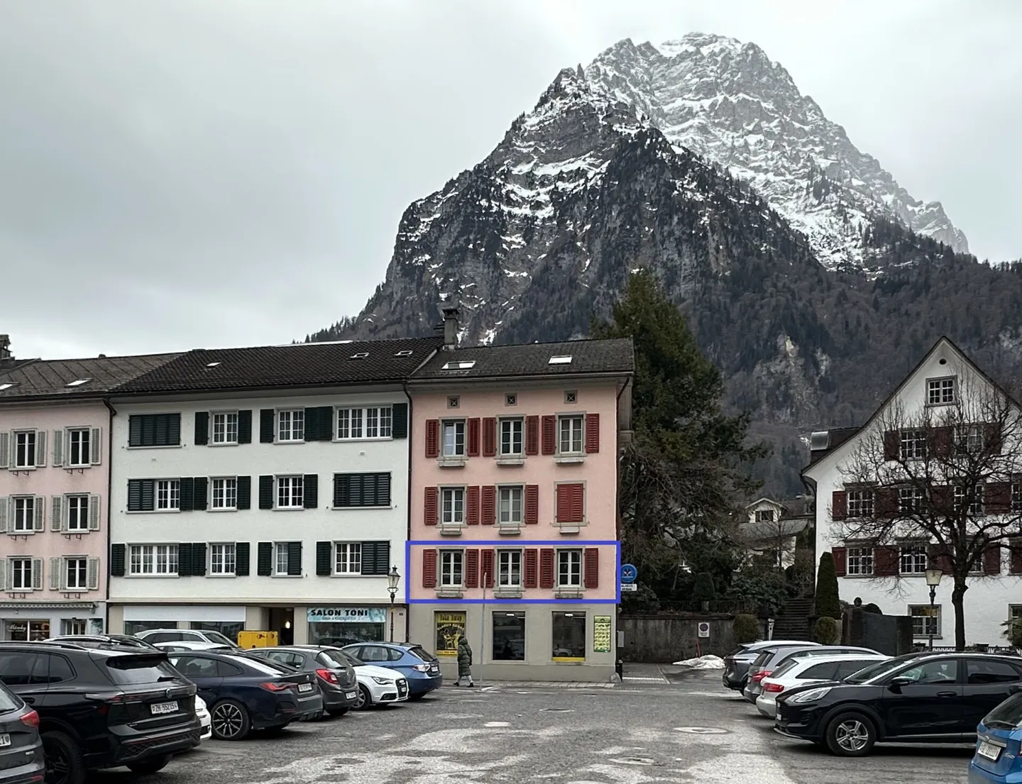 Appartamento 2,5 locali direttamente in piazza 'Landsgemeindeplatz' storico - Foto 1 di 7