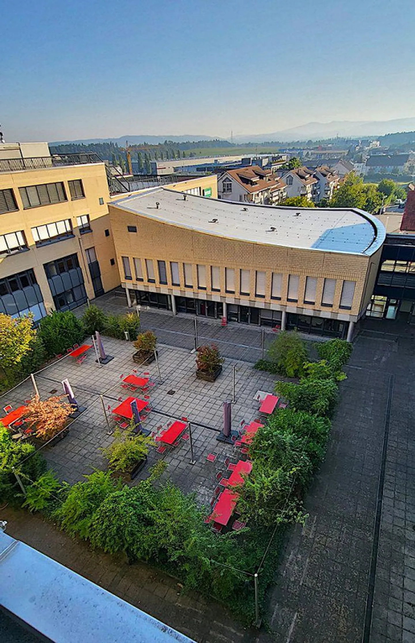 158 m² di spazio ufficio nel campus di Mägenwil! - Foto 1 di 12