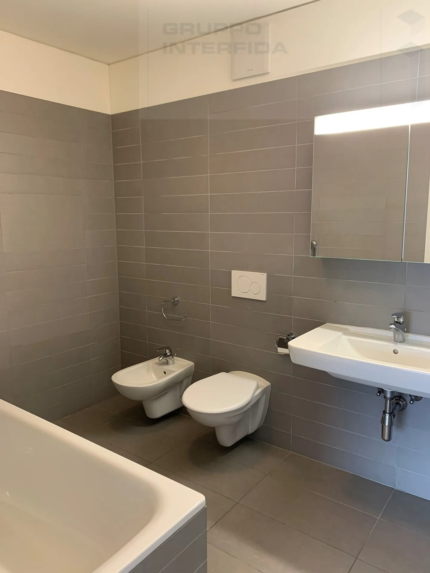 MODERNES WOHNUNG 3.5 ZIMMER MIT TERRASSE - Foto 7 von 7