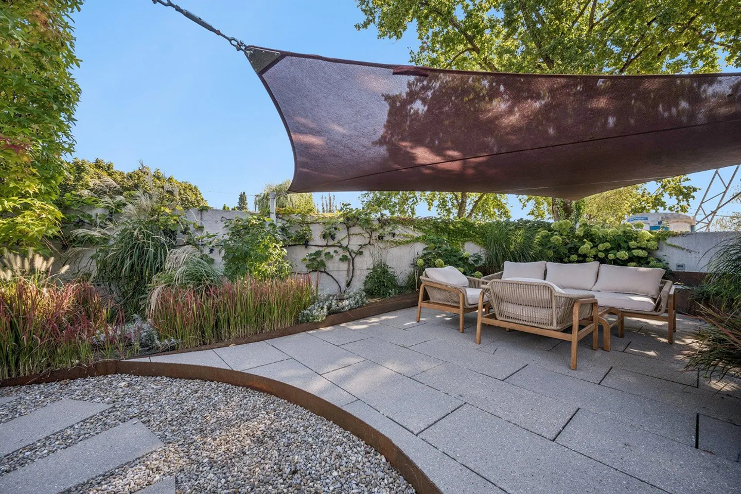 Stylish home with high-quality expansion in a sought-after residential area - Photo 3 of 4