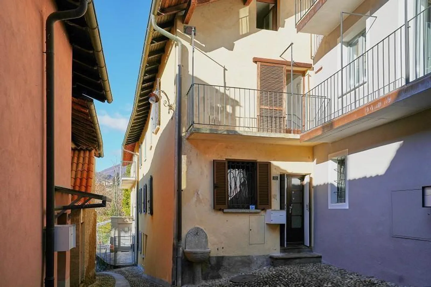 3-room village house with balcony in a very quiet location / casa di 3 local... - Photo 15 of 20