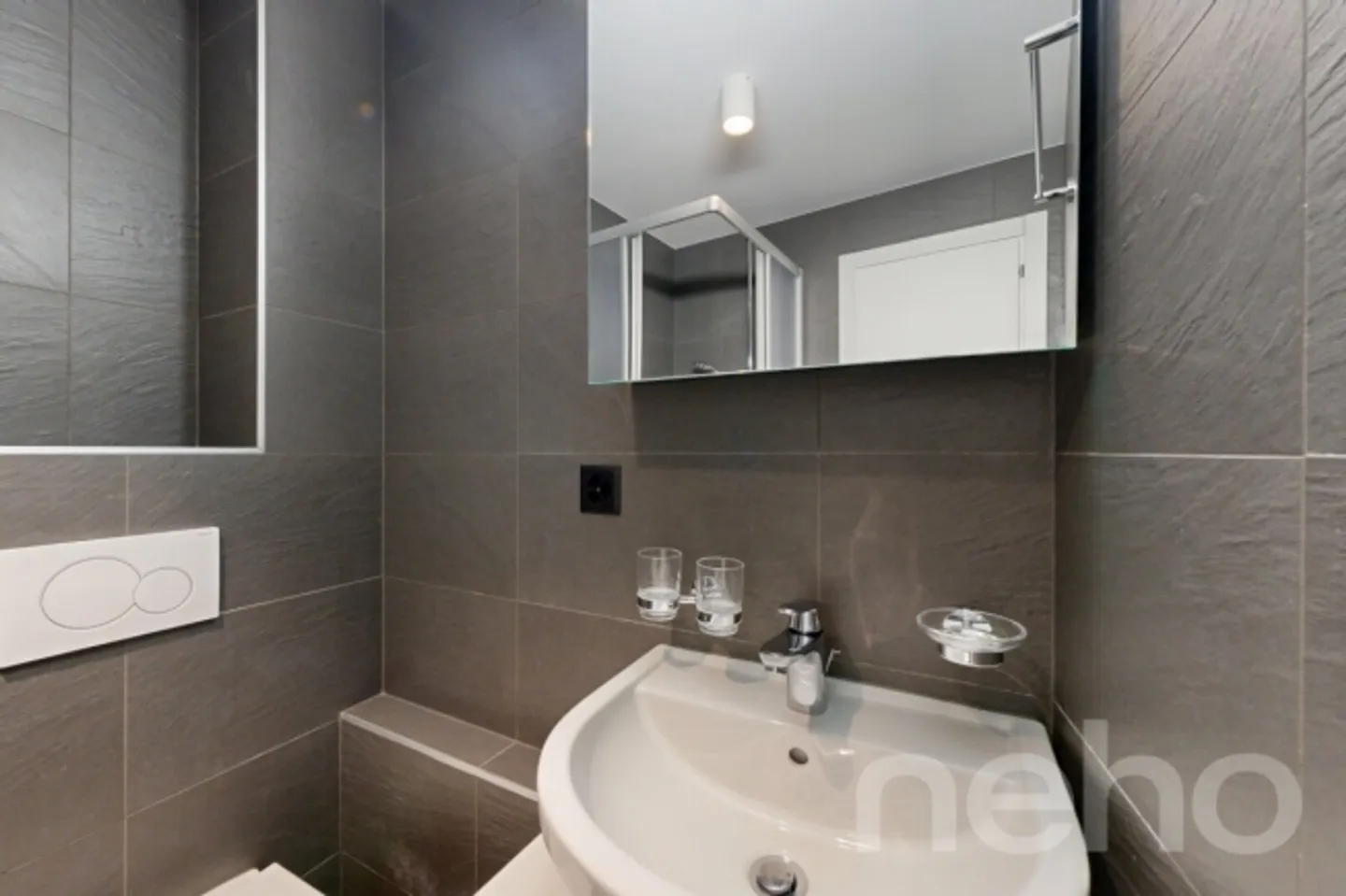 «2,5 pièces en rez-de-jardin avec piscine intérieure» - Photo 5 sur 9