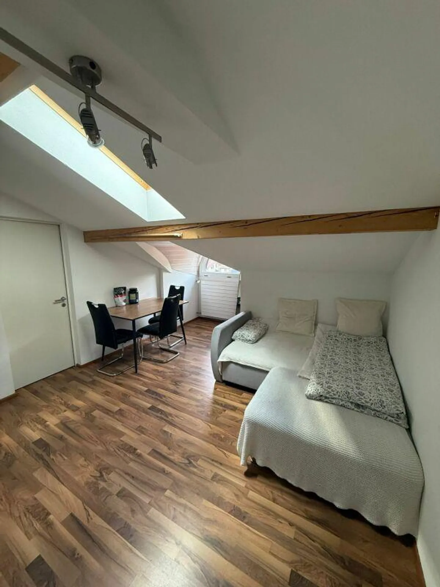 Charming 1.5-room attic apartment with a view in Mels SG - Photo 4 of 7