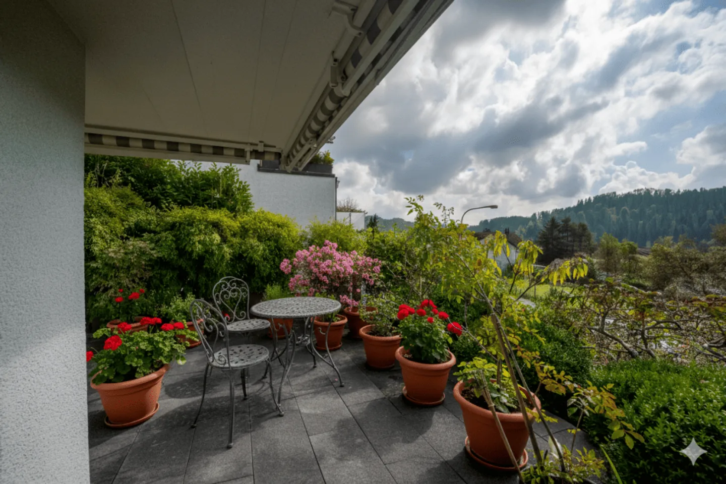 Bella casa con terrazza in una posizione tranquilla - Foto 1 di 13