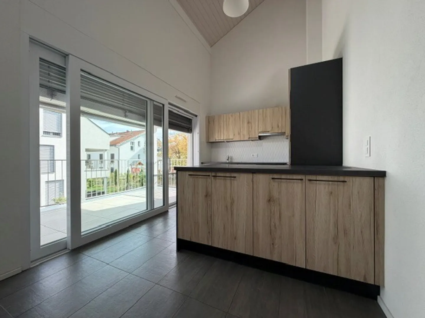 Magnificent 3.5-room apartment in Mathod - Photo 3 of 10