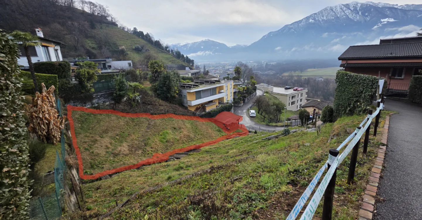 Spacious building plot close to all services, Gordola - Photo 1 of 2