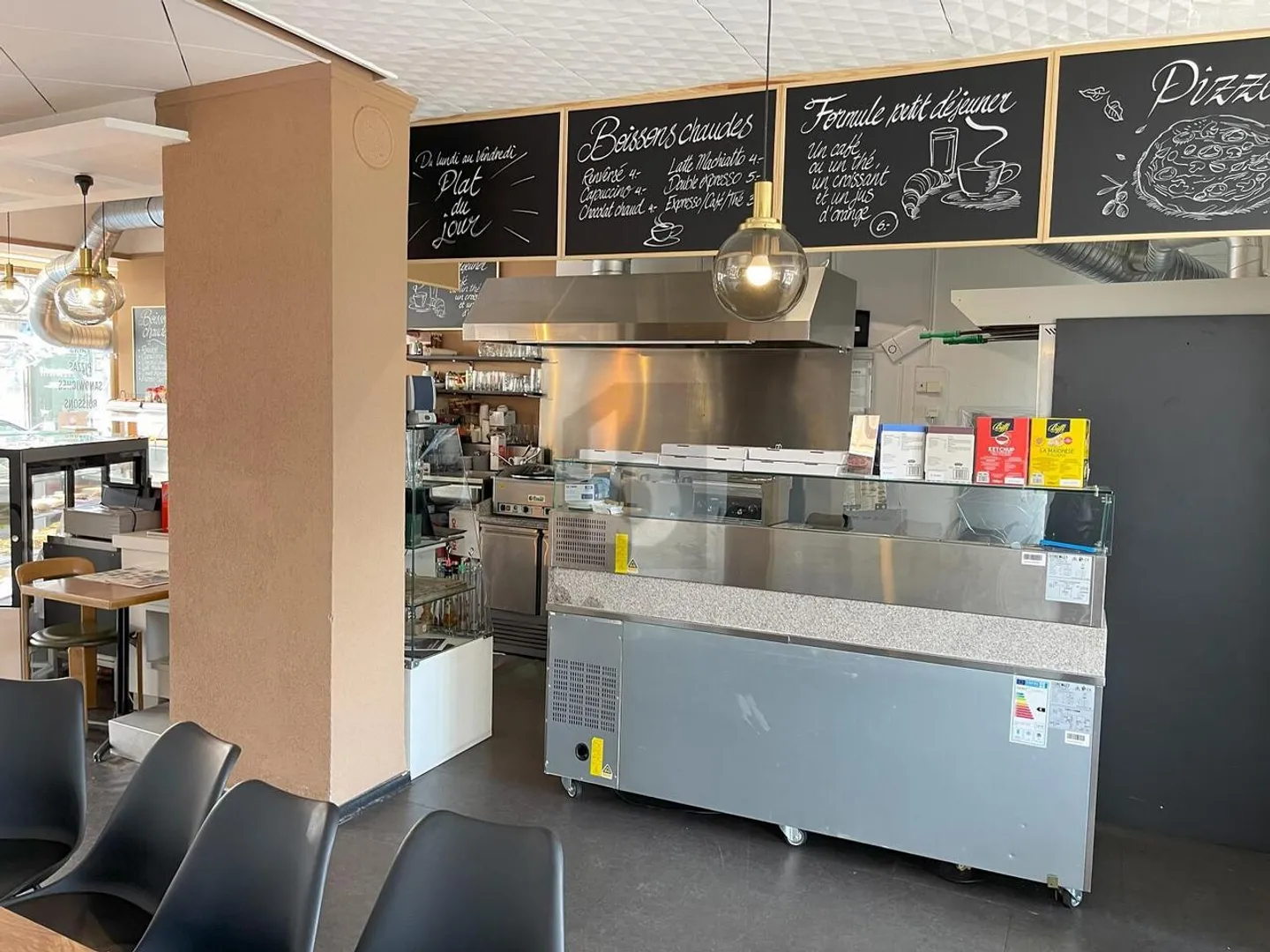 Restaurant Charmant avec Vue sur le Lac - Photo 2 sur 5